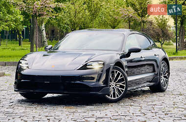 Седан Porsche Taycan 2022 в 