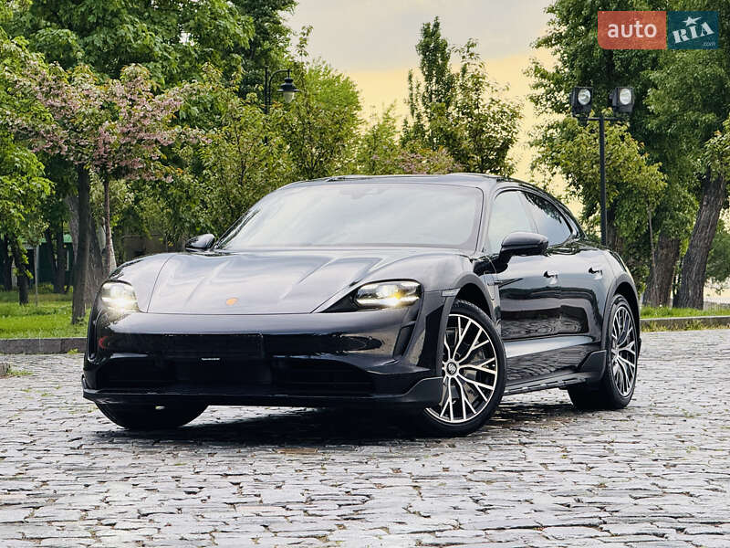 Седан Porsche Taycan 2022 в Киеве