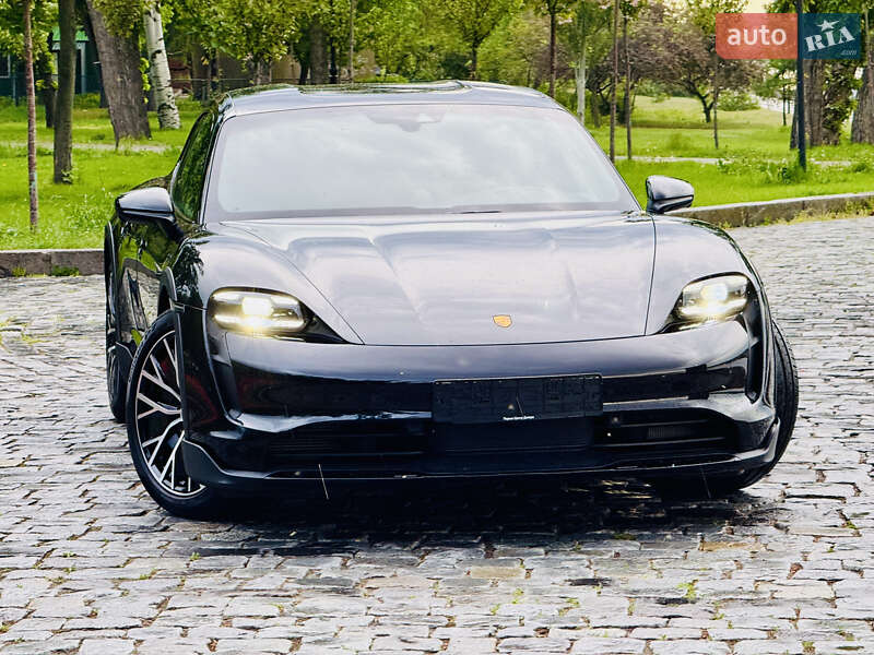 Седан Porsche Taycan 2022 в Киеве