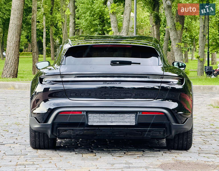 Седан Porsche Taycan 2022 в Киеве