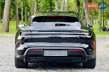 Седан Porsche Taycan 2022 в 