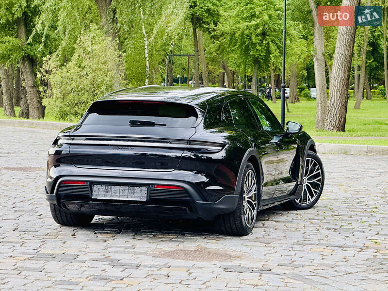 Седан Porsche Taycan 2022 в Киеве