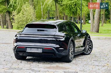 Седан Porsche Taycan 2022 в 