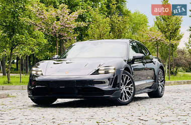 Седан Porsche Taycan 2022 в 