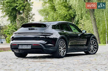 Седан Porsche Taycan 2022 в 