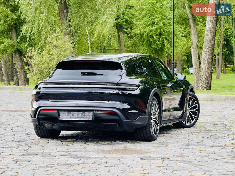 Седан Porsche Taycan 2022 в Киеве