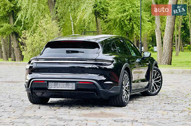 Седан Porsche Taycan 2022 в 
