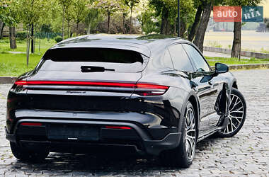 Седан Porsche Taycan 2022 в 