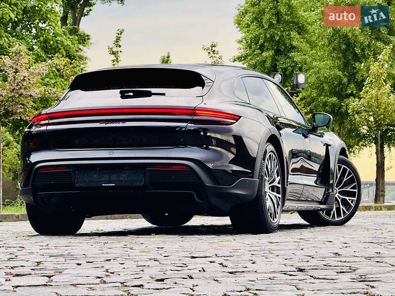 Седан Porsche Taycan 2022 в Киеве