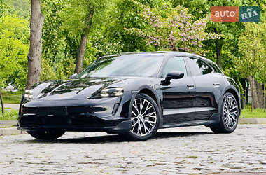 Седан Porsche Taycan 2022 в 