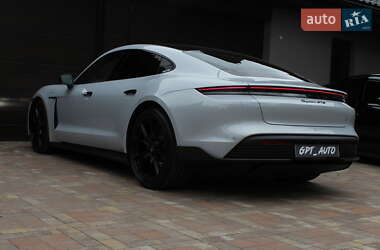 Седан Porsche Taycan 2023 в 