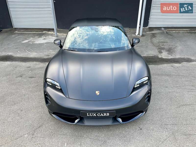 Седан Porsche Taycan 2020 в Киеве