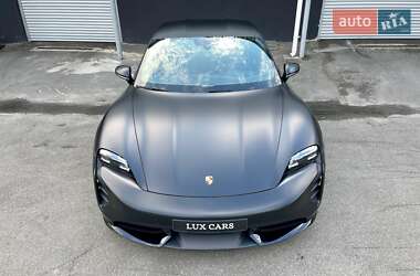 Седан Porsche Taycan 2020 в 