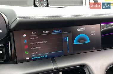 Седан Porsche Taycan 2020 в 