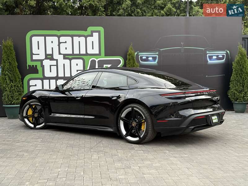 Седан Porsche Taycan 2019 в Киеве