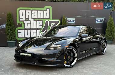 Седан Porsche Taycan 2019 в 