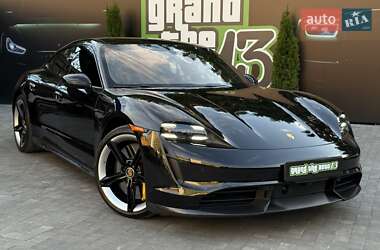 Седан Porsche Taycan 2019 в Киеве
