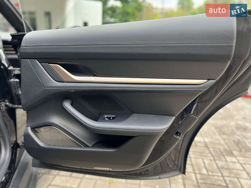 Седан Porsche Taycan 2020 в Днепре
