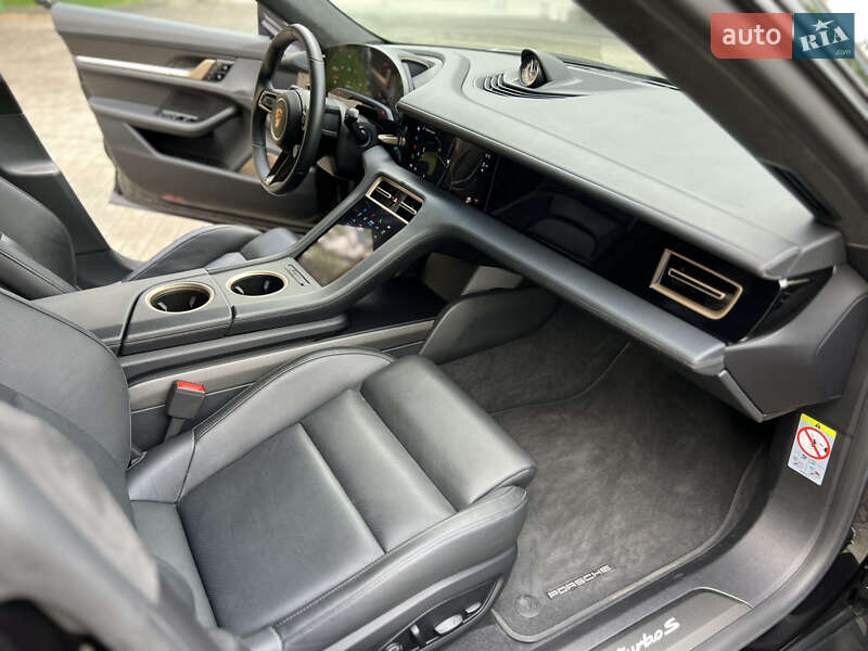 Седан Porsche Taycan 2020 в Днепре