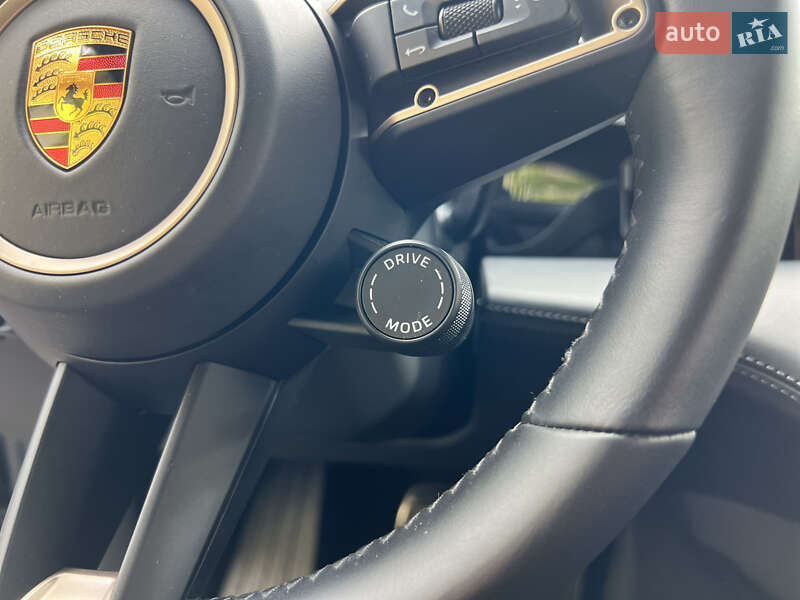 Седан Porsche Taycan 2020 в Днепре