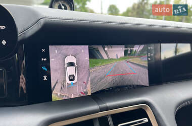 Седан Porsche Taycan 2020 в 