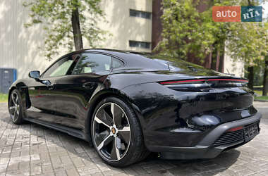 Седан Porsche Taycan 2020 в 