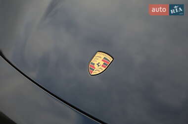 Седан Porsche Taycan 2023 в 