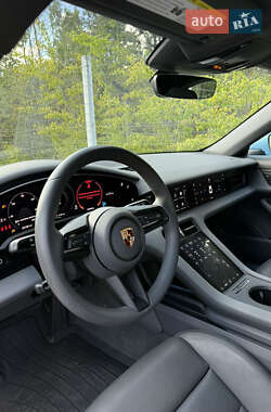 Седан Porsche Taycan 2023 в 