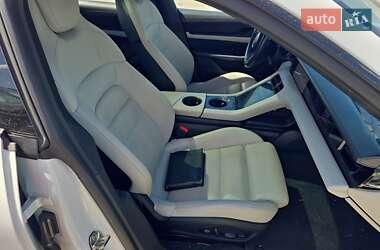 Седан Porsche Taycan 2022 в 
