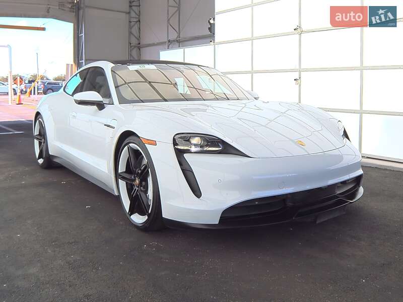 Седан Porsche Taycan 2022 в 