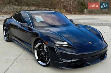 Porsche Taycan 2021