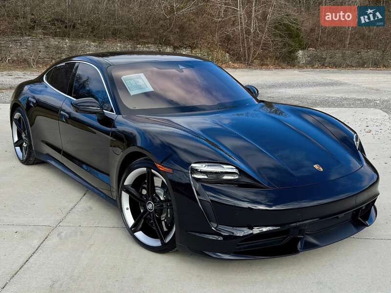 Седан Porsche Taycan 2021 в 