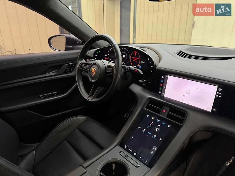 Седан Porsche Taycan 2021 в Мукачевому