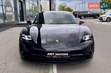 Седан Porsche Taycan 2021 в 