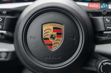 Седан Porsche Taycan 2021 в 