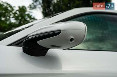 Седан Porsche Taycan 2021 в 