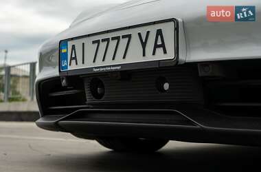 Седан Porsche Taycan 2021 в 