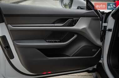 Седан Porsche Taycan 2021 в 