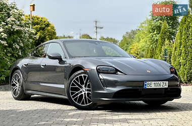 Седан Porsche Taycan 2021 в 