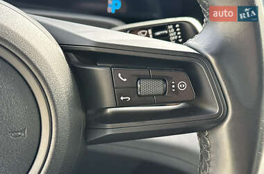 Седан Porsche Taycan 2021 в 