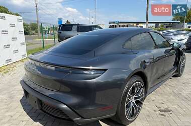 Седан Porsche Taycan 2021 в 