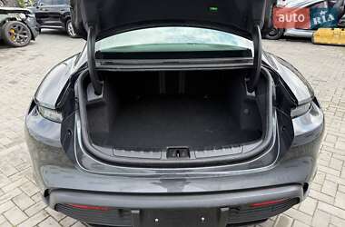 Седан Porsche Taycan 2022 в 