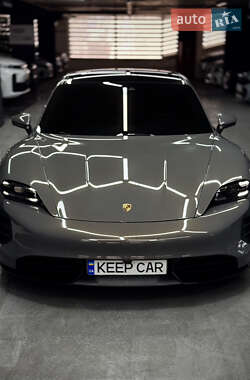 Седан Porsche Taycan 2020 в 
