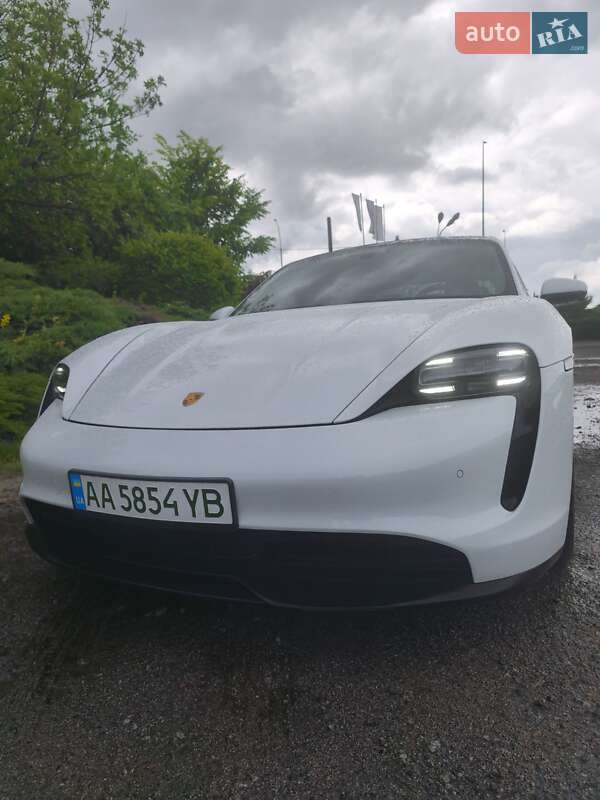 Седан Porsche Taycan 2022 в Киеве