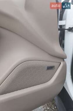 Седан Porsche Taycan 2022 в 