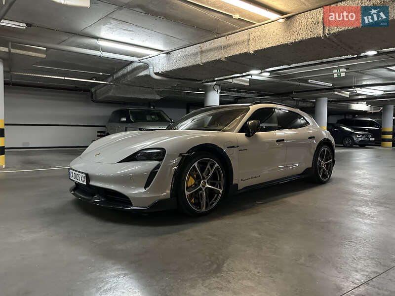 Седан Porsche Taycan 2023 в 