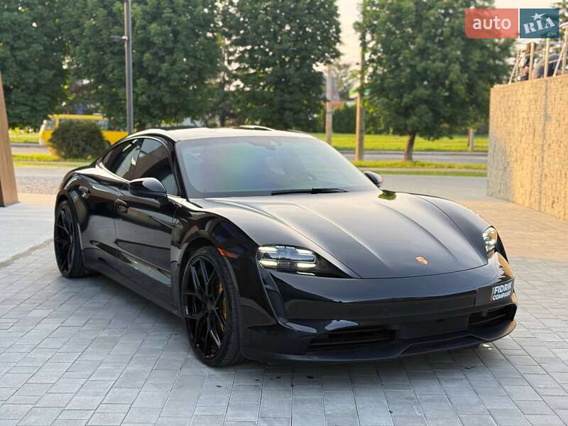 Porsche Taycan 2022