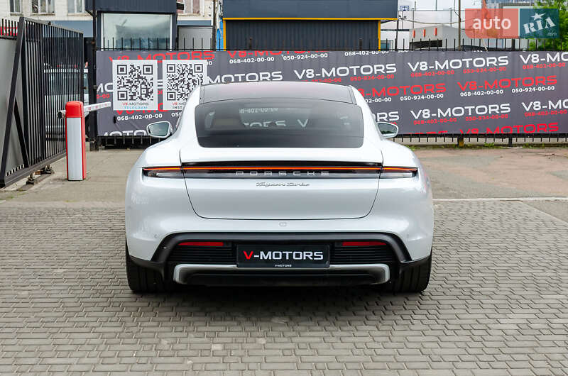 Седан Porsche Taycan 2020 в Киеве