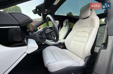 Седан Porsche Taycan 2021 в 