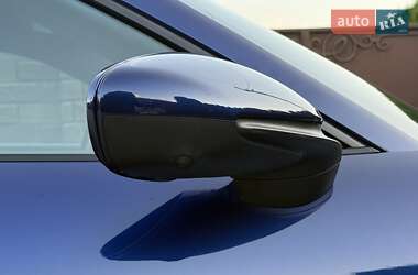 Седан Porsche Taycan 2021 в 